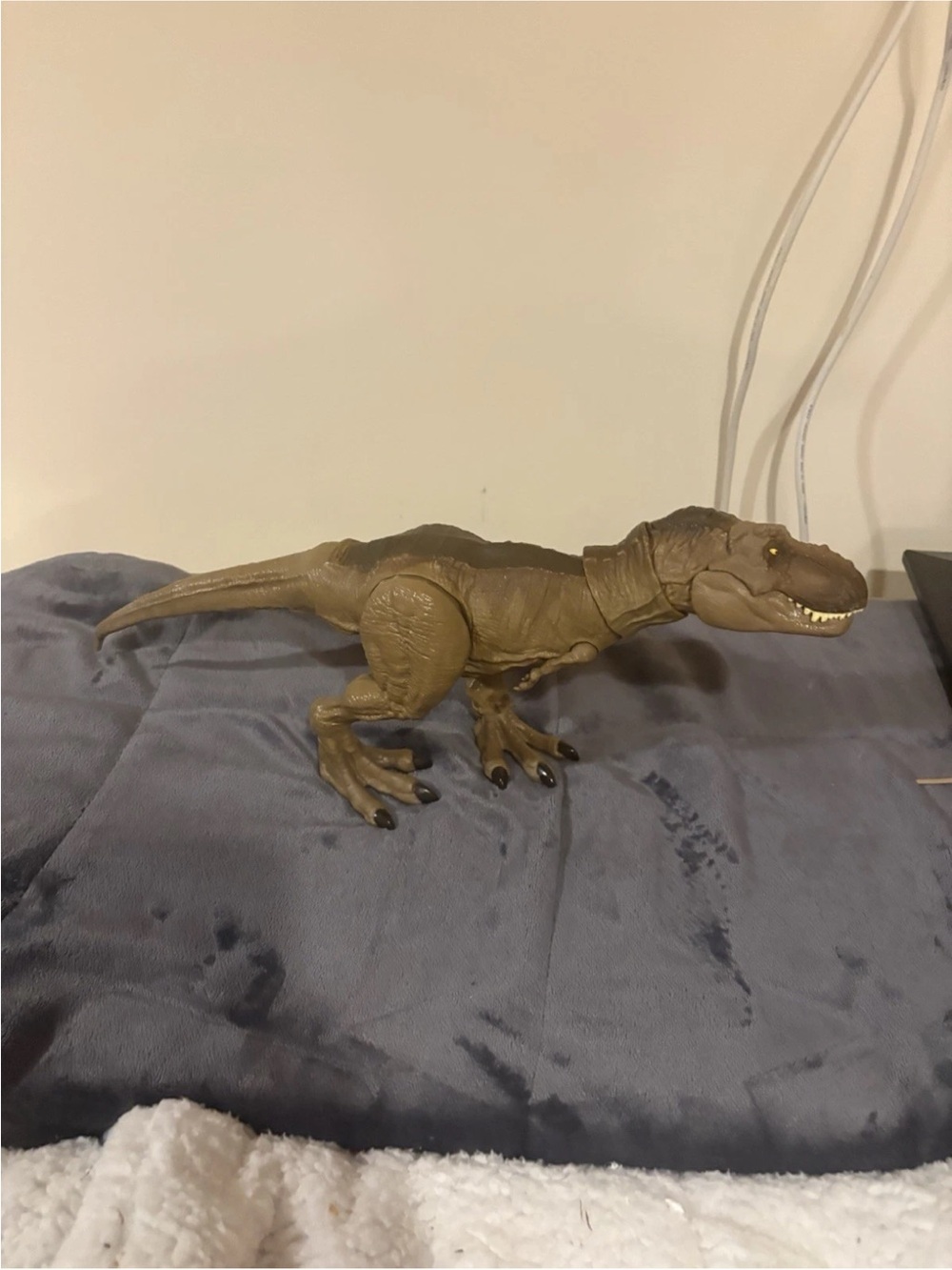 Jurassic World Legacy Collection T Rex Extreme Chompin' Dinosaur Mattel